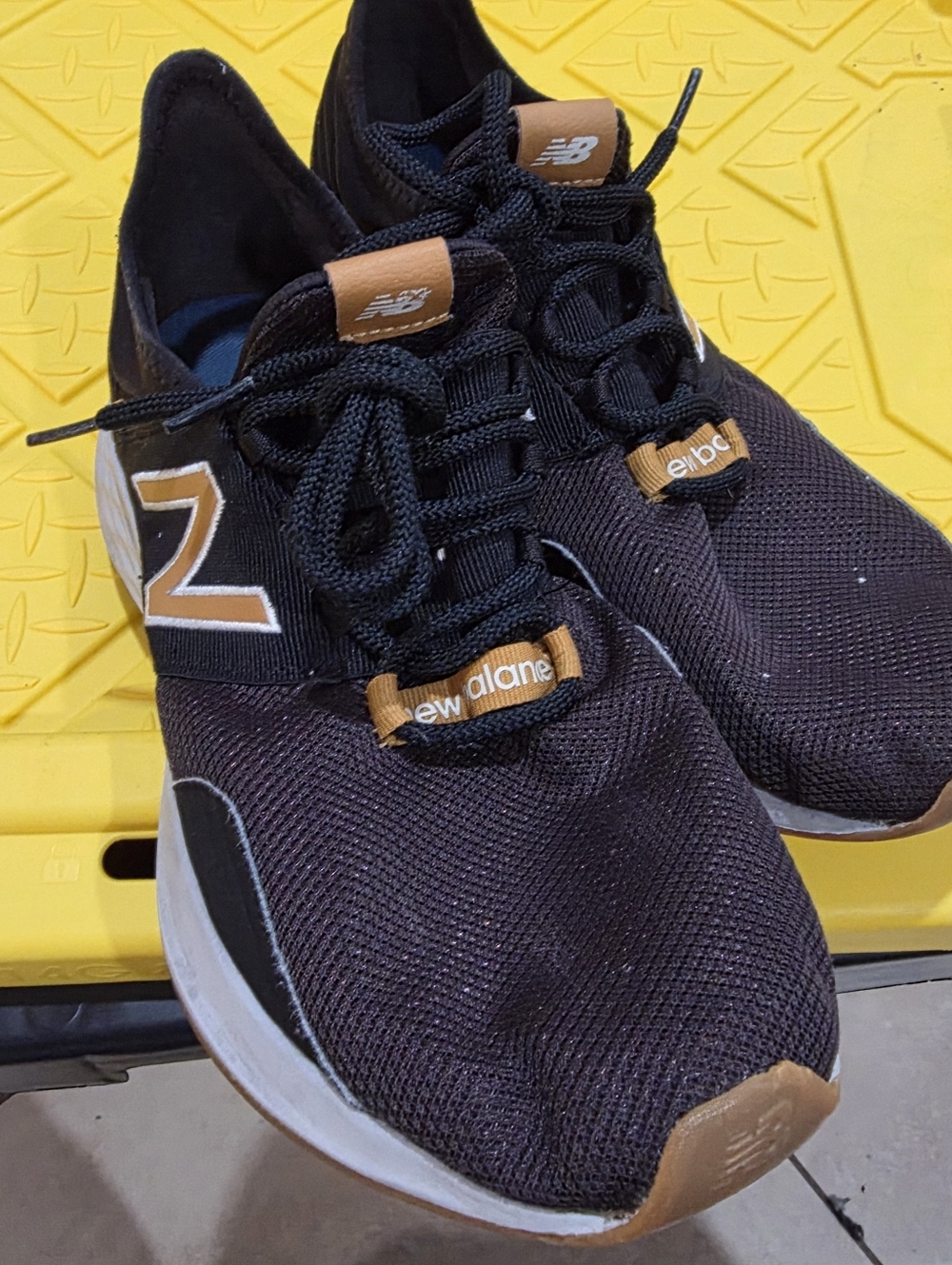 New Balance Black and Brown Men's Roav
